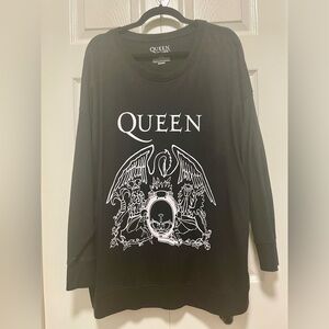 Officially licensed Queen Black Crew Neck Sweatshirt. 🎶👑